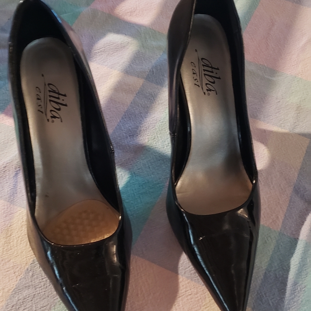 Shoes - Picture 4 of 4